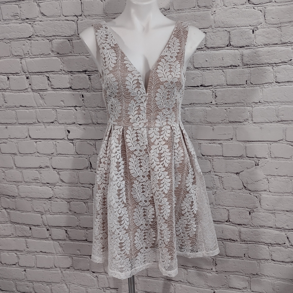 Lulu's lace dress